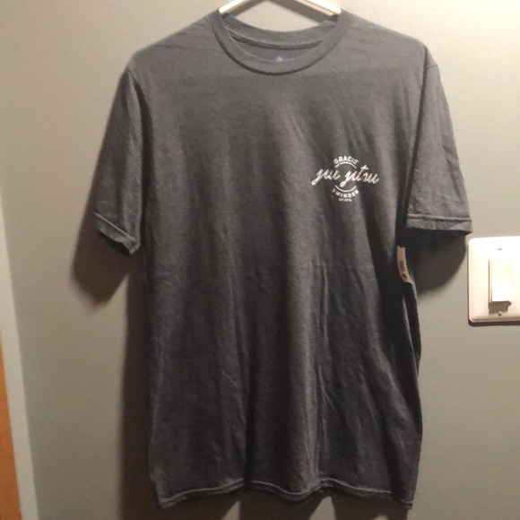 BRAND NEW WOMAN’S T-SHIRT SIZE MEDIUM! NWT! SMOKE FREE HOME! - Picture 2 of 4